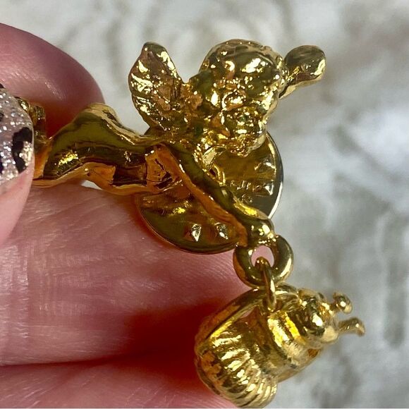 Vintage Gold Cherub Brooch Pin Holding Tea Pot Unique Accessories for Women - Picture 4 of 4
